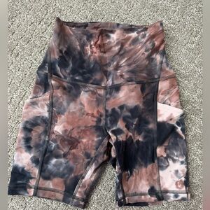 Lululemon align shorts 6” with pockets. Size 2.